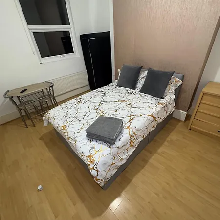 Cosy Room 4 S